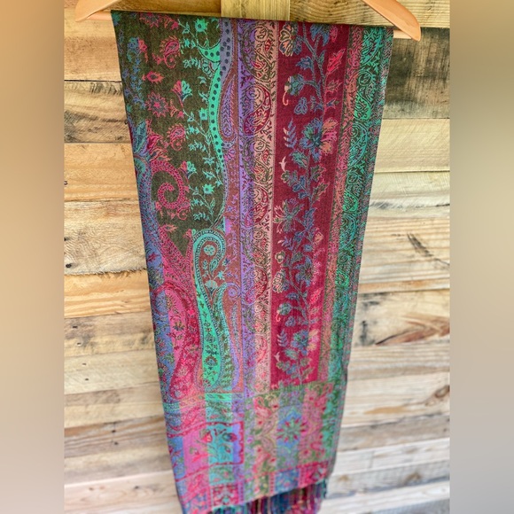 Sacred Threads fringe floral paisley multicolored shawl - Picture 5 of 13